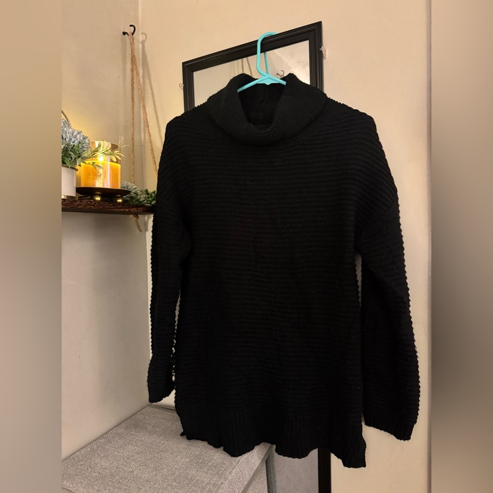 PrinStory black knit turtleneck sweater, short side slits, size S